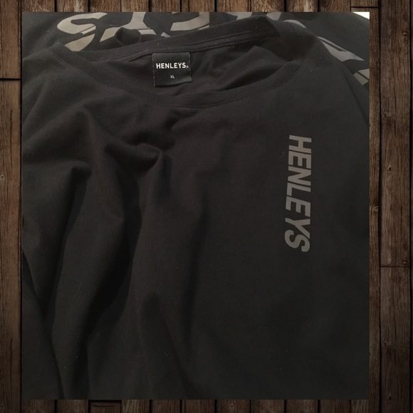 *Henleys* Men’s basic black crew neck tee - Picture 5 of 6